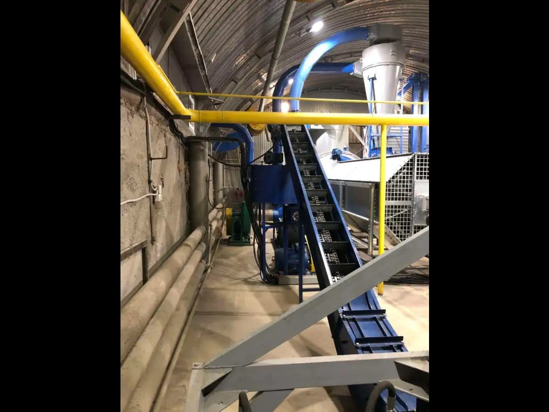 Наклонный L-образный цепной транспортер - фото 3