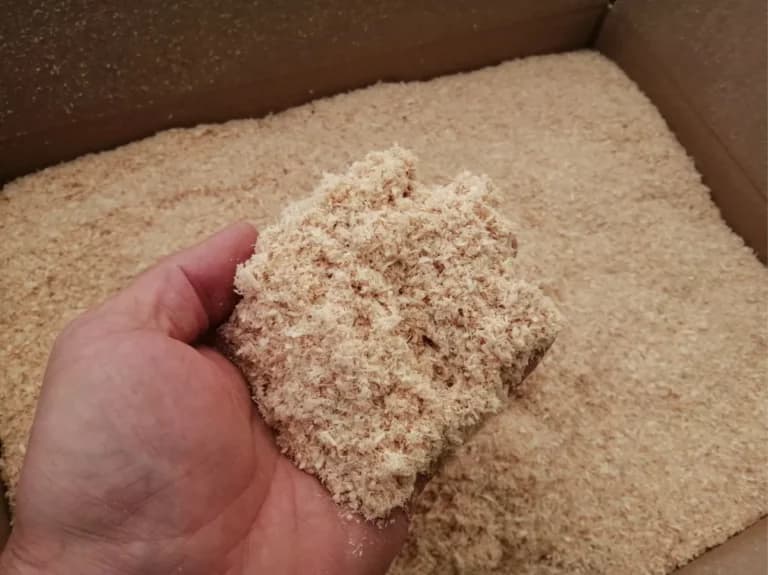 Высушенное сырьё на выходе из линии сушки